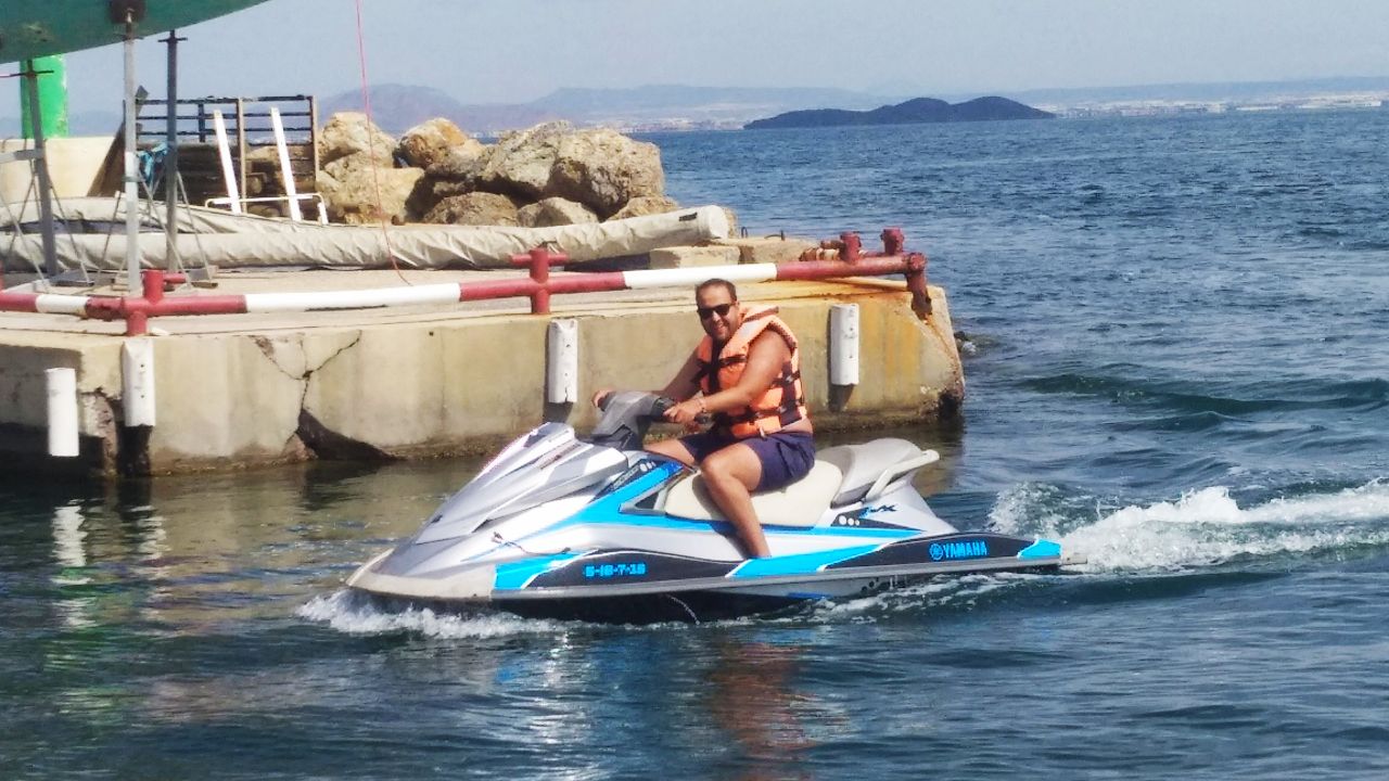 Yamaha VX deluxe, surcando las olas